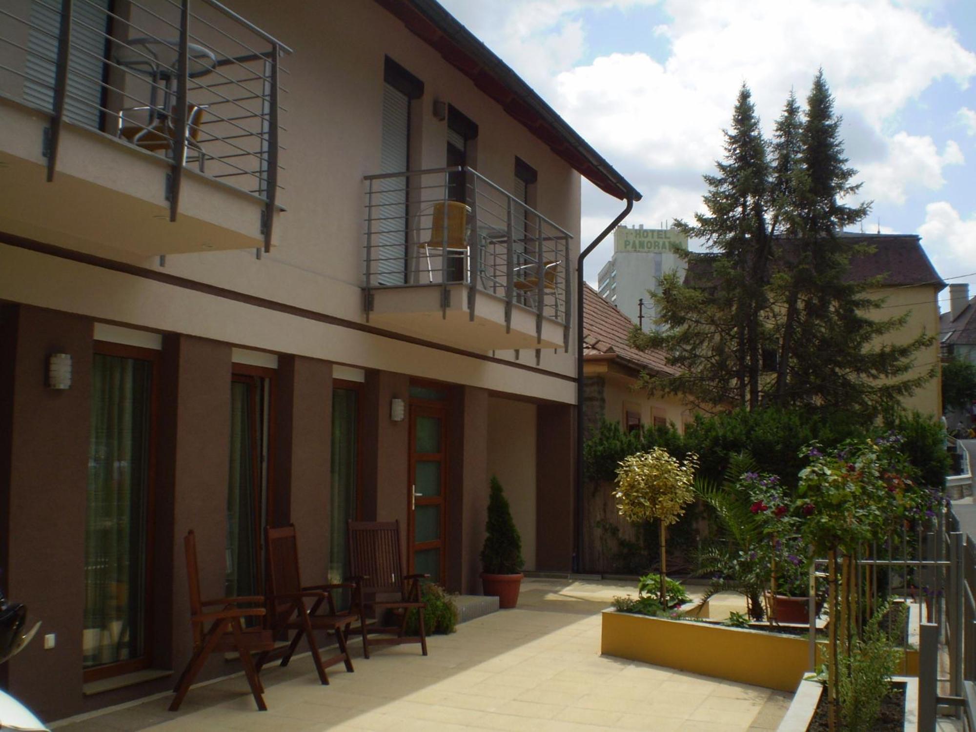 Mary Apartmanhaz Hévíz Exterior foto