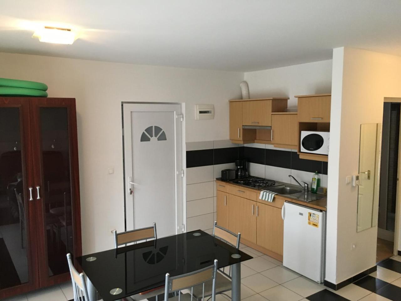 Mary Apartmanhaz Hévíz Exterior foto