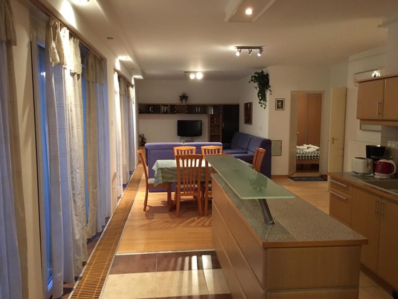 Mary Apartmanhaz Hévíz Exterior foto